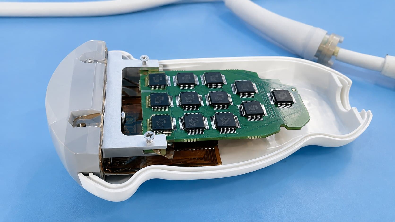 Ultrahangfej belső elektronikai egysége és áramköri lapja